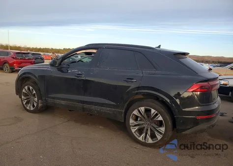 2025 Audi Q8 Premium z USA, uszkodzony, nr VIN WA1AVBF19SD015684
